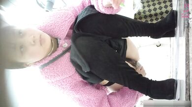 商场女厕全景偷拍几个美少妇嘘嘘白净的美鲍鱼真想尝一尝 (5)